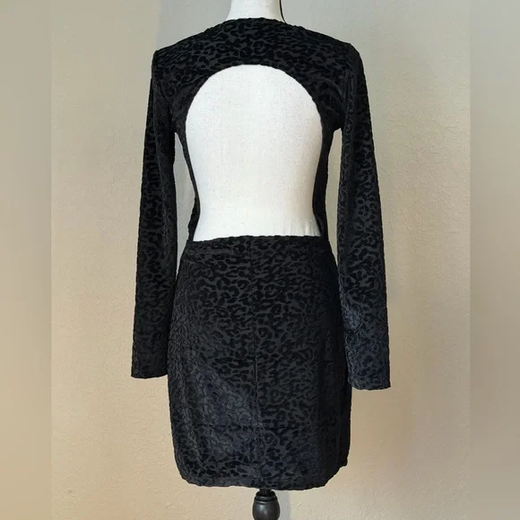 Popular Basics Black Leopard Velvet Long Sleeve Open Back Dress - Picture 4 of 8